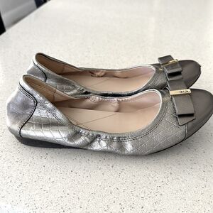 Cole Haan Ballet Almond Toe Silver Gray Slip on Flats Bow Tie 7B